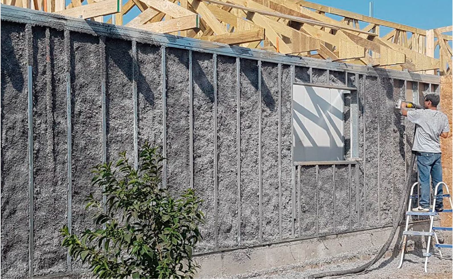 Muro aislado con celulosa proyectada