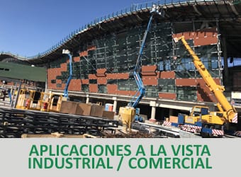 Celulosa proyectada a la vista en un edificio comercial